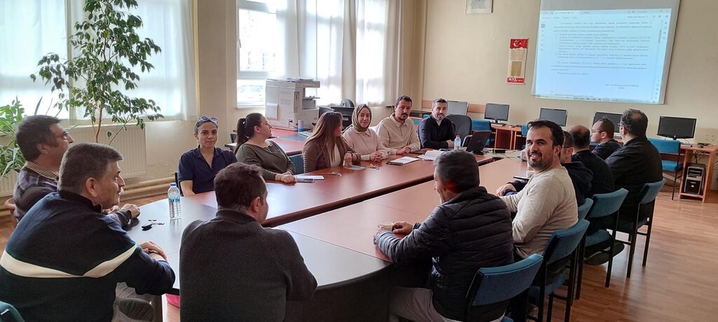 Hisarcık MYO’da "Bologna Bilgi Paketi ve Ders Tanım Formu Hazırlama" konulu eğitim