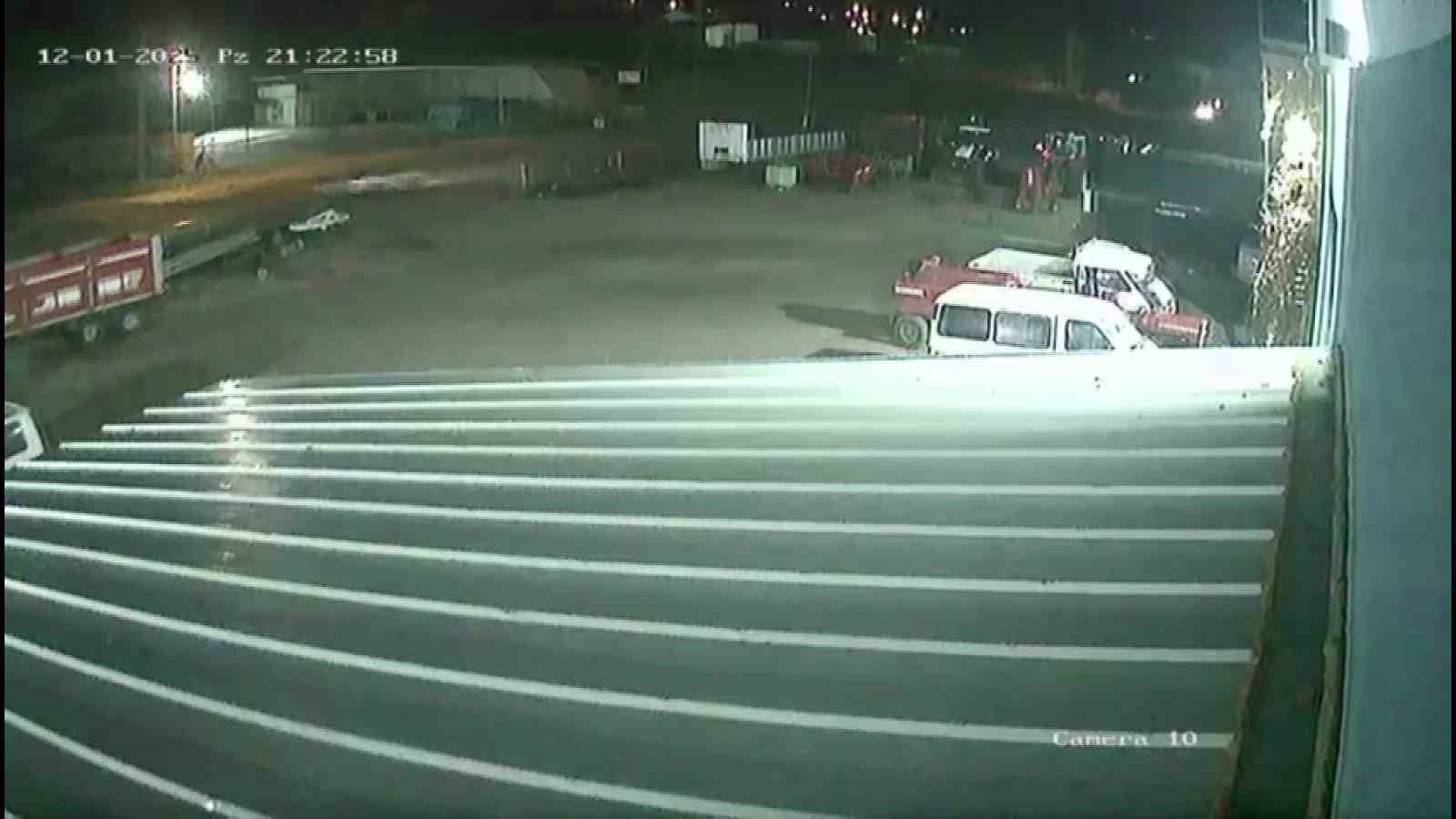 Amasya’da iki otomobilin çarpıştığı feci kazada kamerada
