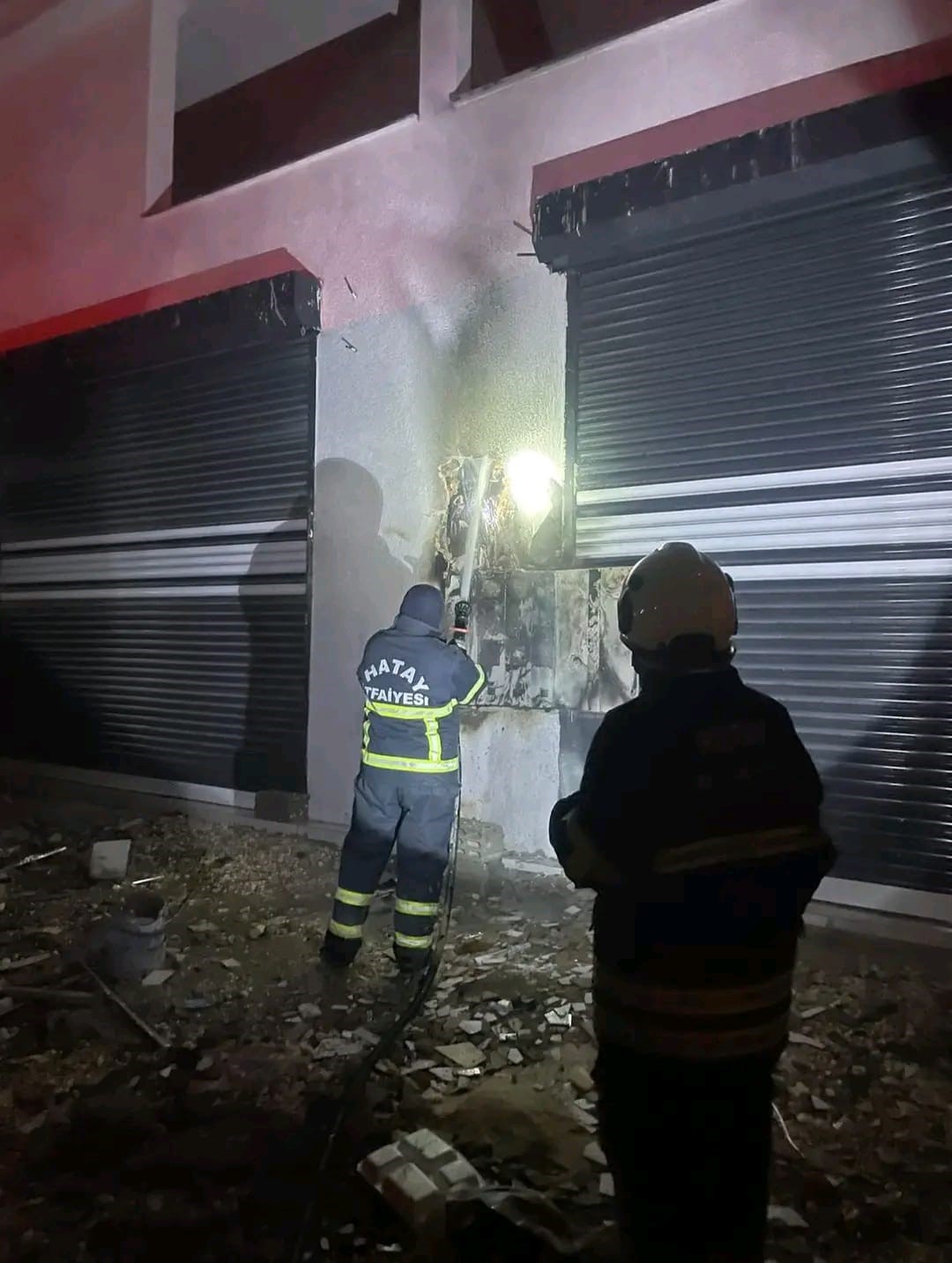 Antakya’da elektrik panosu yandı