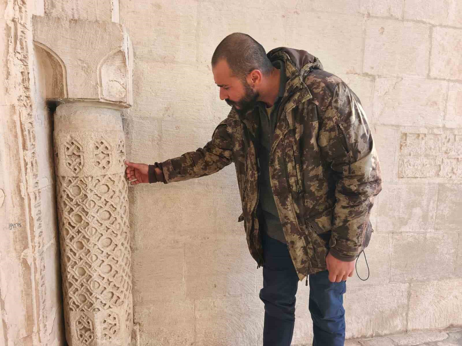 Tunceli’de 621 yıllık tarihi cami ve denge sütunları görselliğiyle göz kamaştırıyor