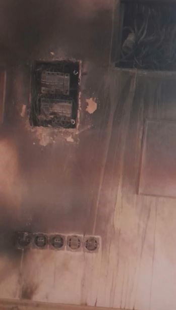 Yıldırım düşen camide başlayan yangın ucuz atlatıldı