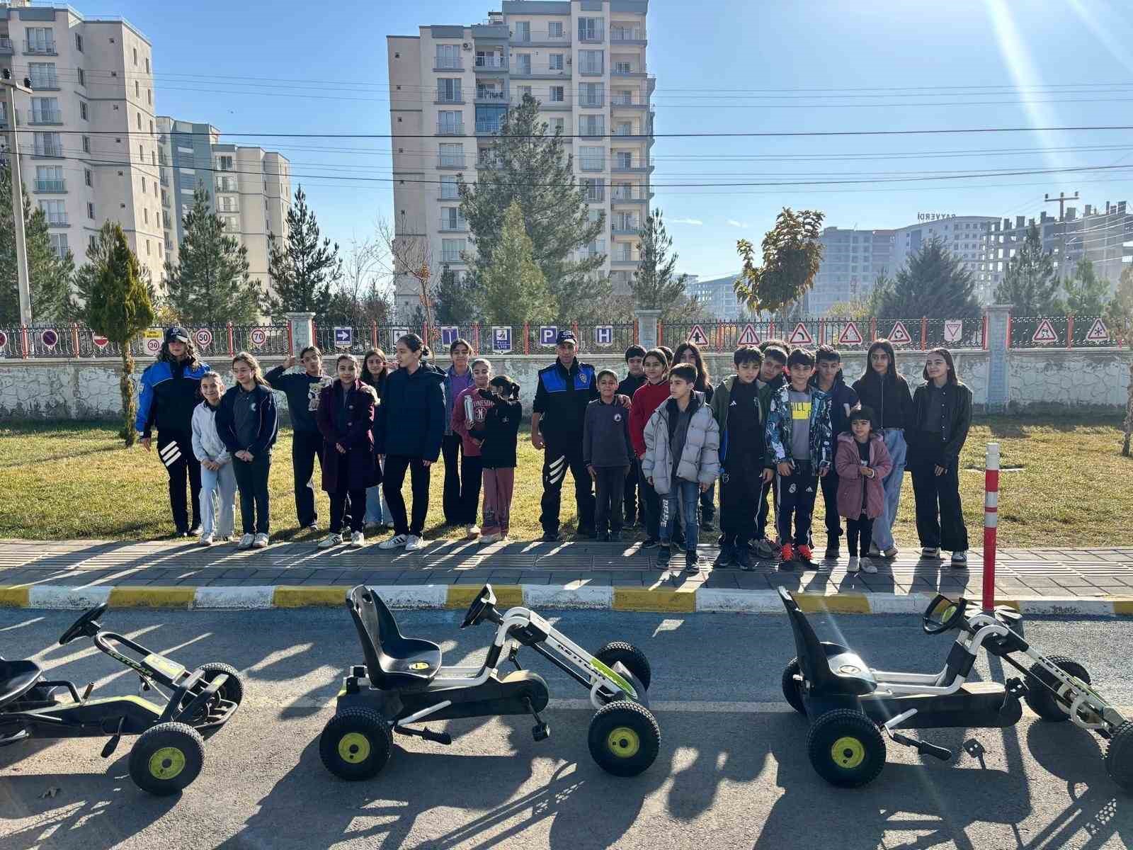 Mardin’de çocuklara trafik eğitimi verildi