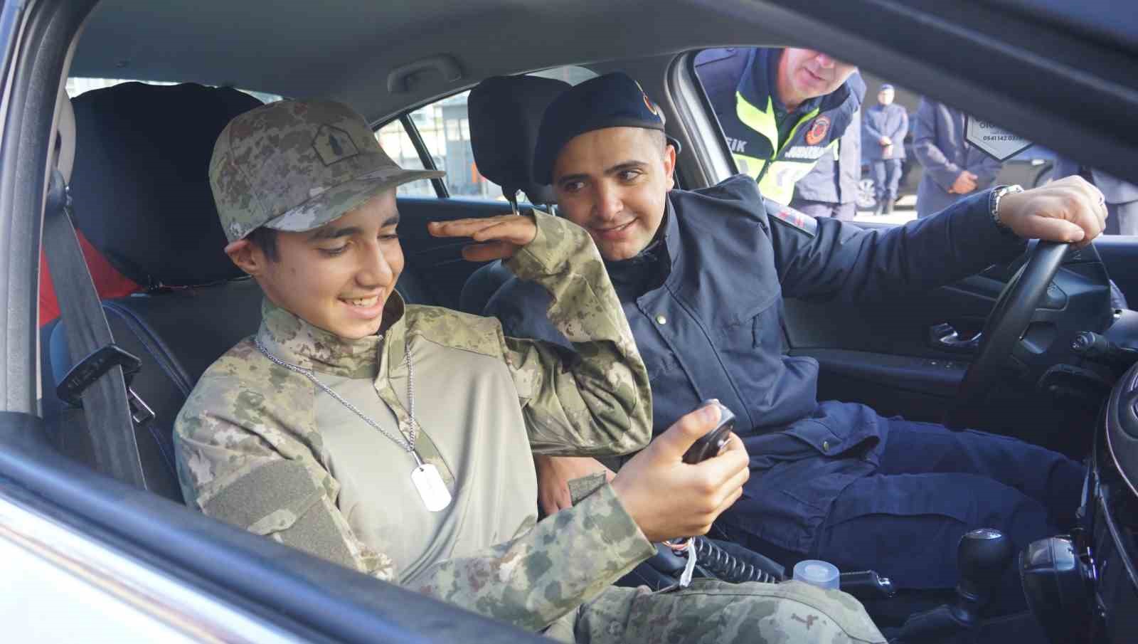 Otizmli çocuğun asker olma hayali gerçek oldu