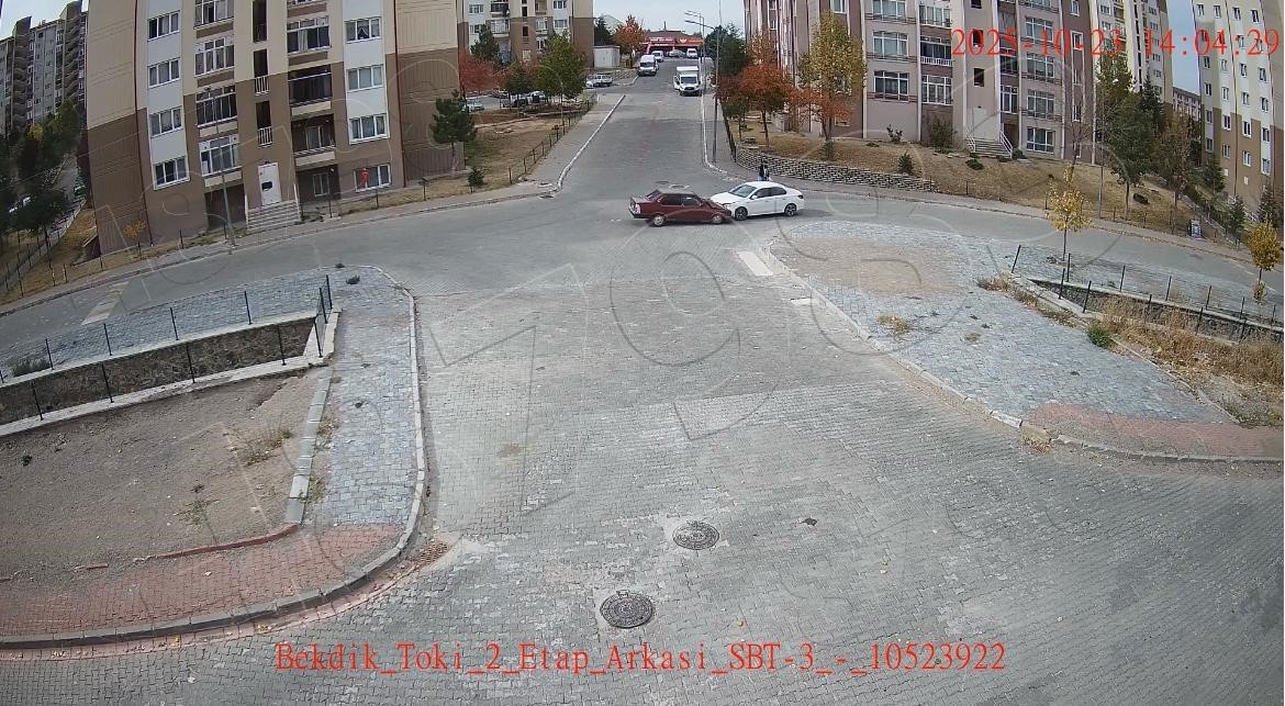 Kafa kafaya çarpıştılar
