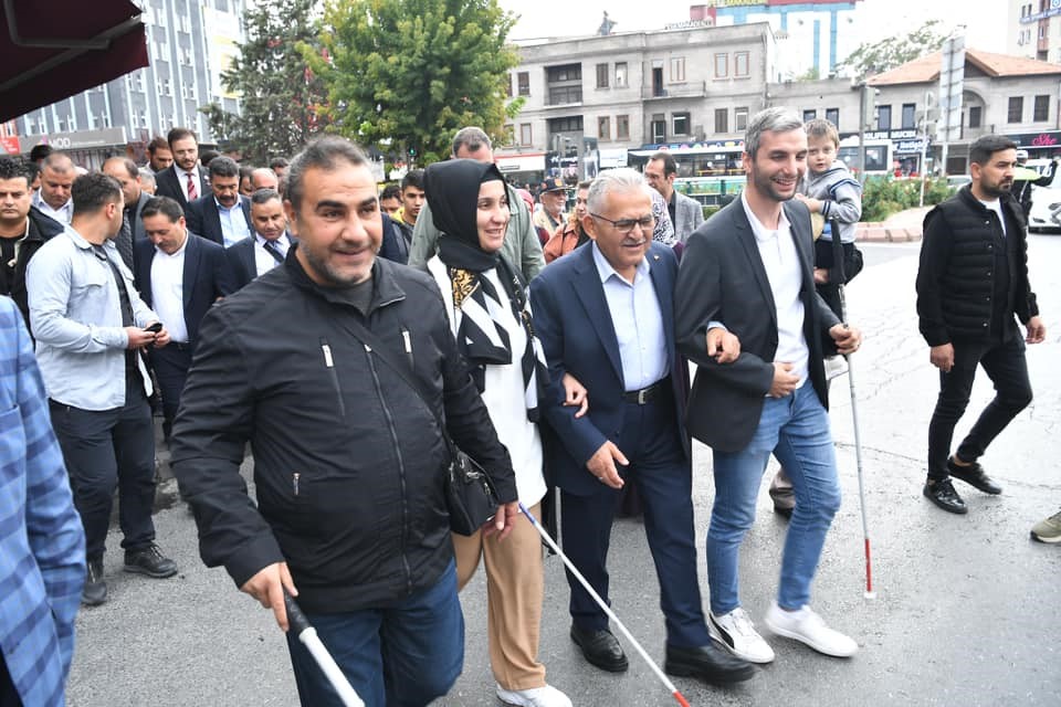 Başkan Büyükkılıç: "Özel bireylere özel hizmetler gerekir, biz de bunu yapıyoruz"