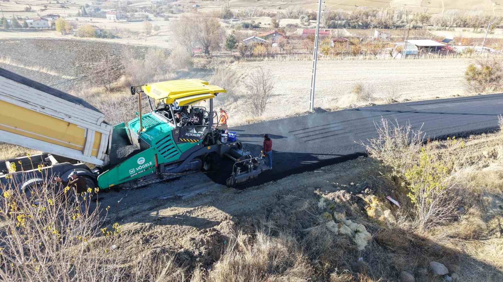 Höbek mahallesine 8 bin 600 tonluk sıcak asfalt