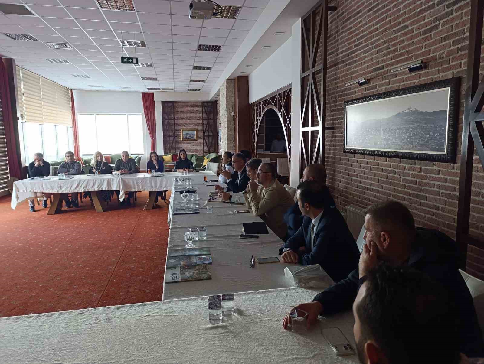 Erciyes&rsquo;te sezon &ouml;ncesi değerlendirme toplantısı yapıldı
