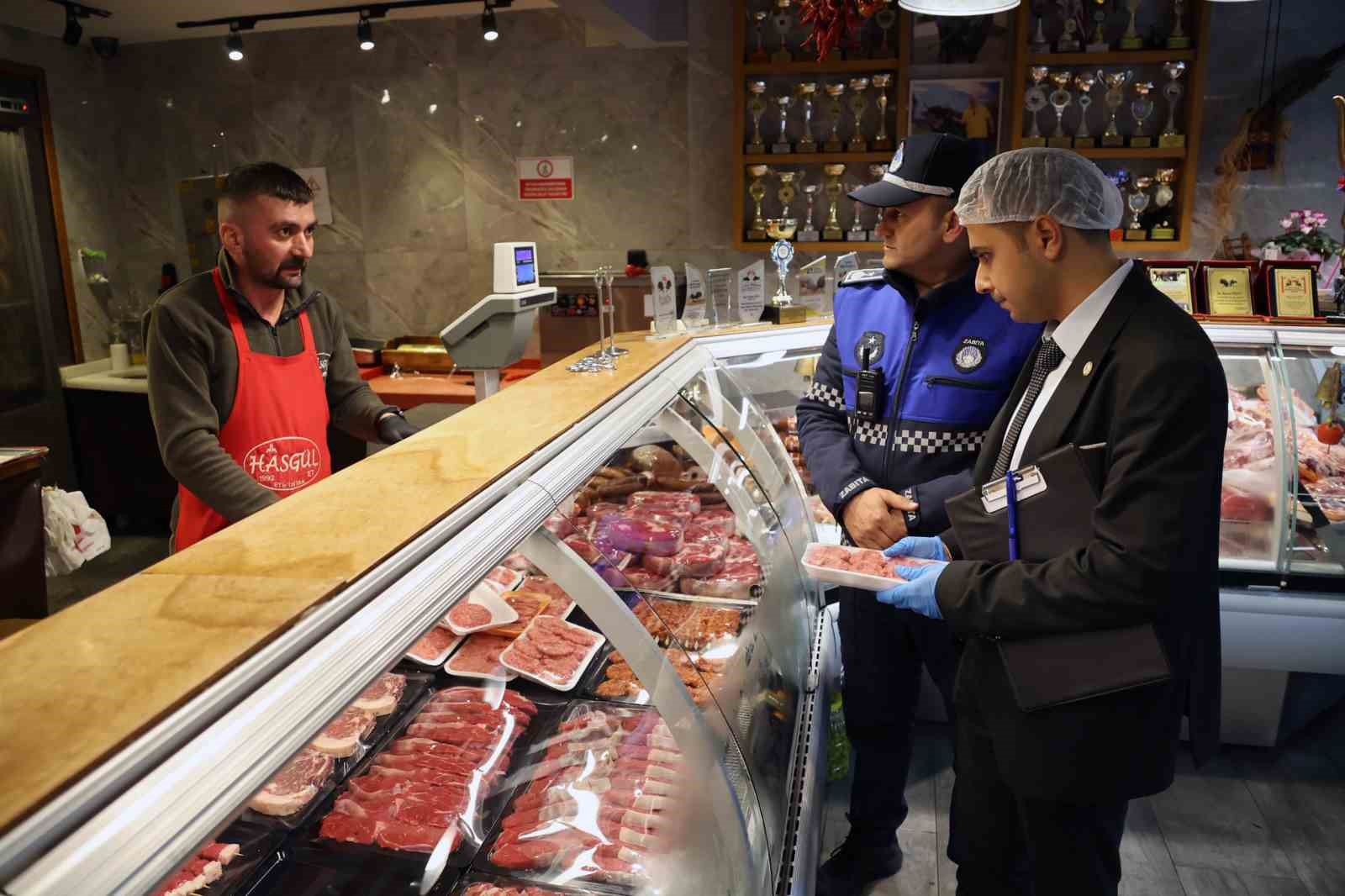 Menteşe’de zincir market ve kasaplara kapsamlı gıda denetimi