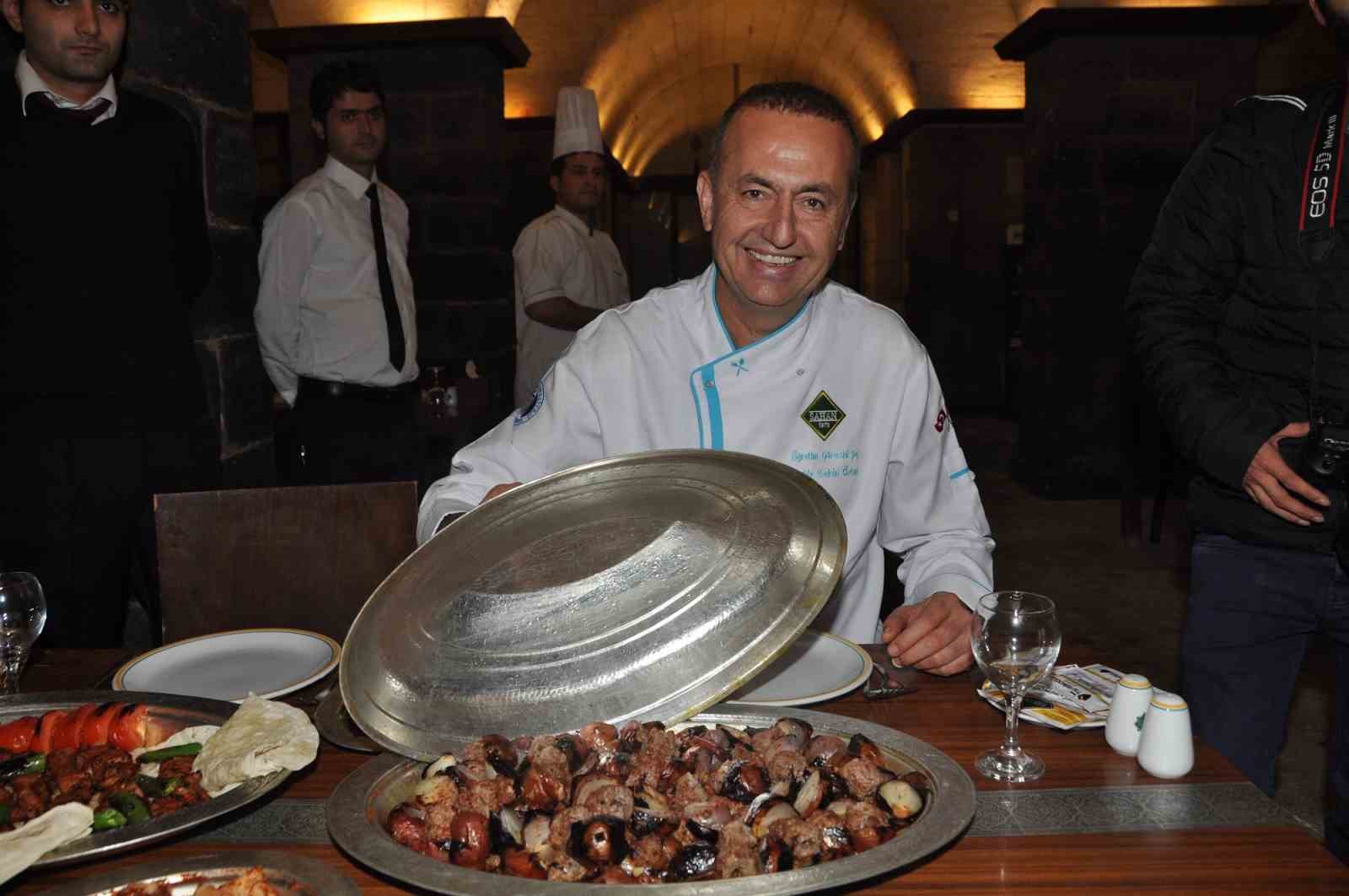 Gaziantep’te soğan kebabı sezonu açıldı