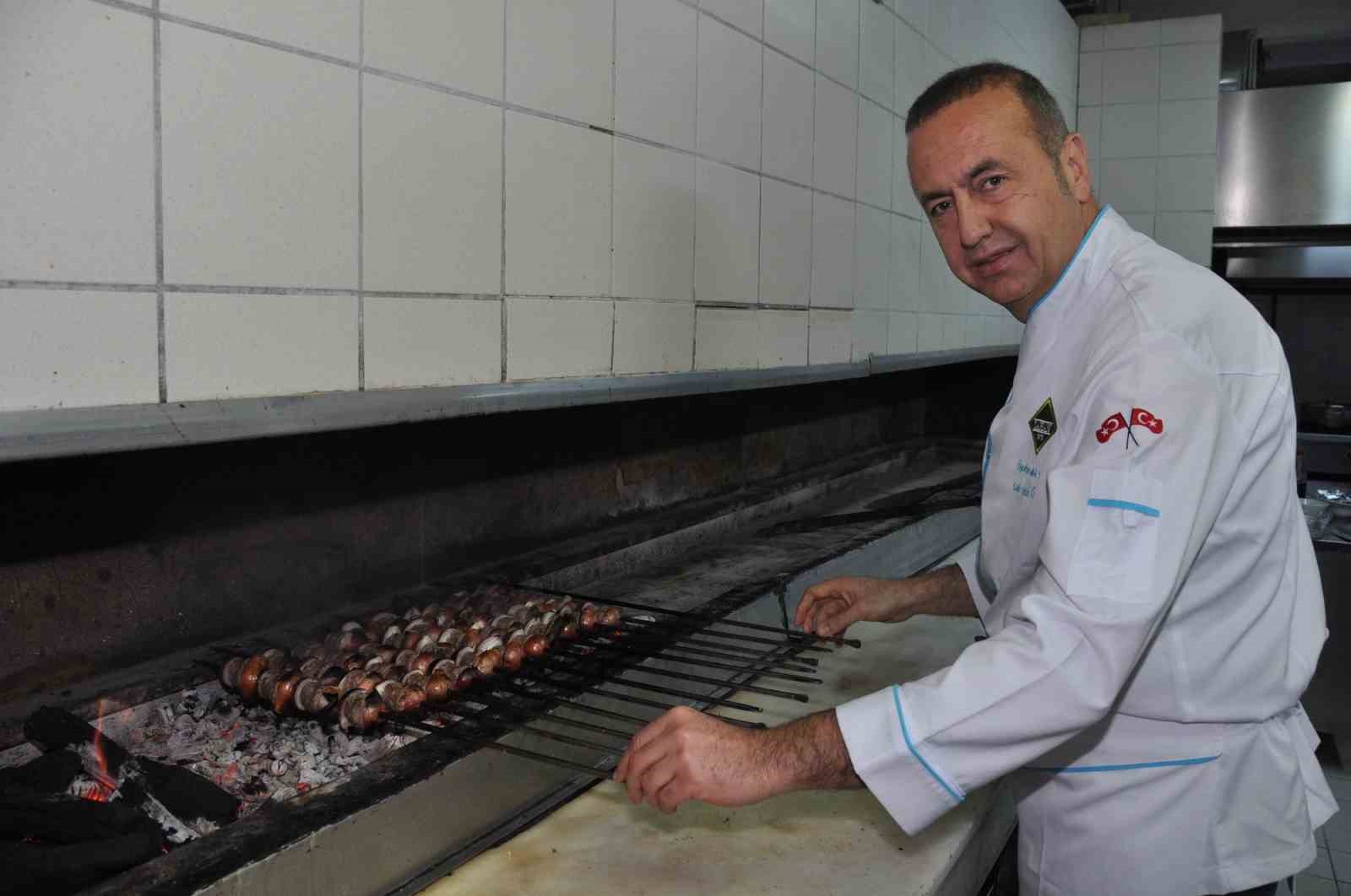Gaziantep&rsquo;te soğan kebabı sezonu a&ccedil;ıldı
