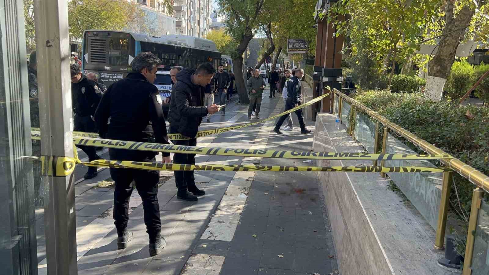 Eşini rahatsız eden adama tuzak kurup ayağından kurşunladı