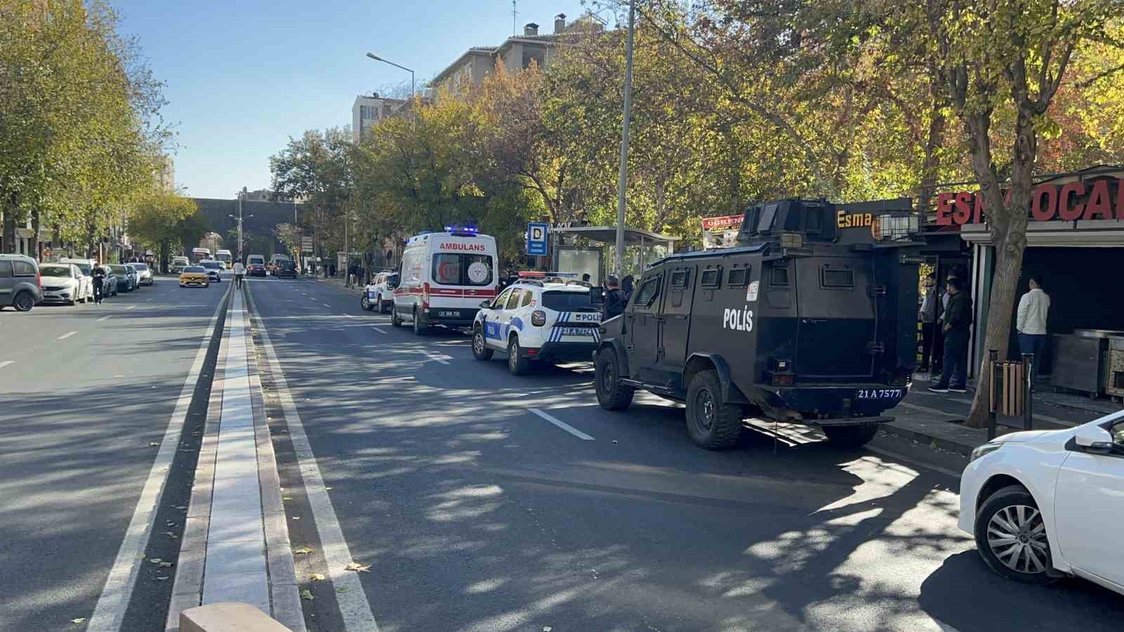 Eşini rahatsız eden adama tuzak kurup ayağından kurşunladı