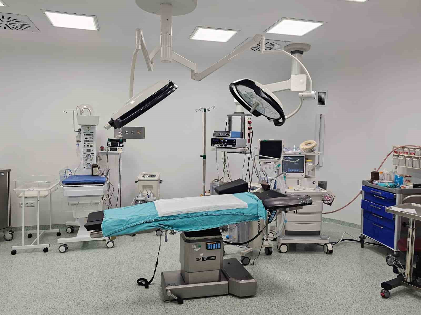 Niğde Ömer Halisdemir Hastanesi’nde ameliyathaneler yeni alanda hizmete başladı