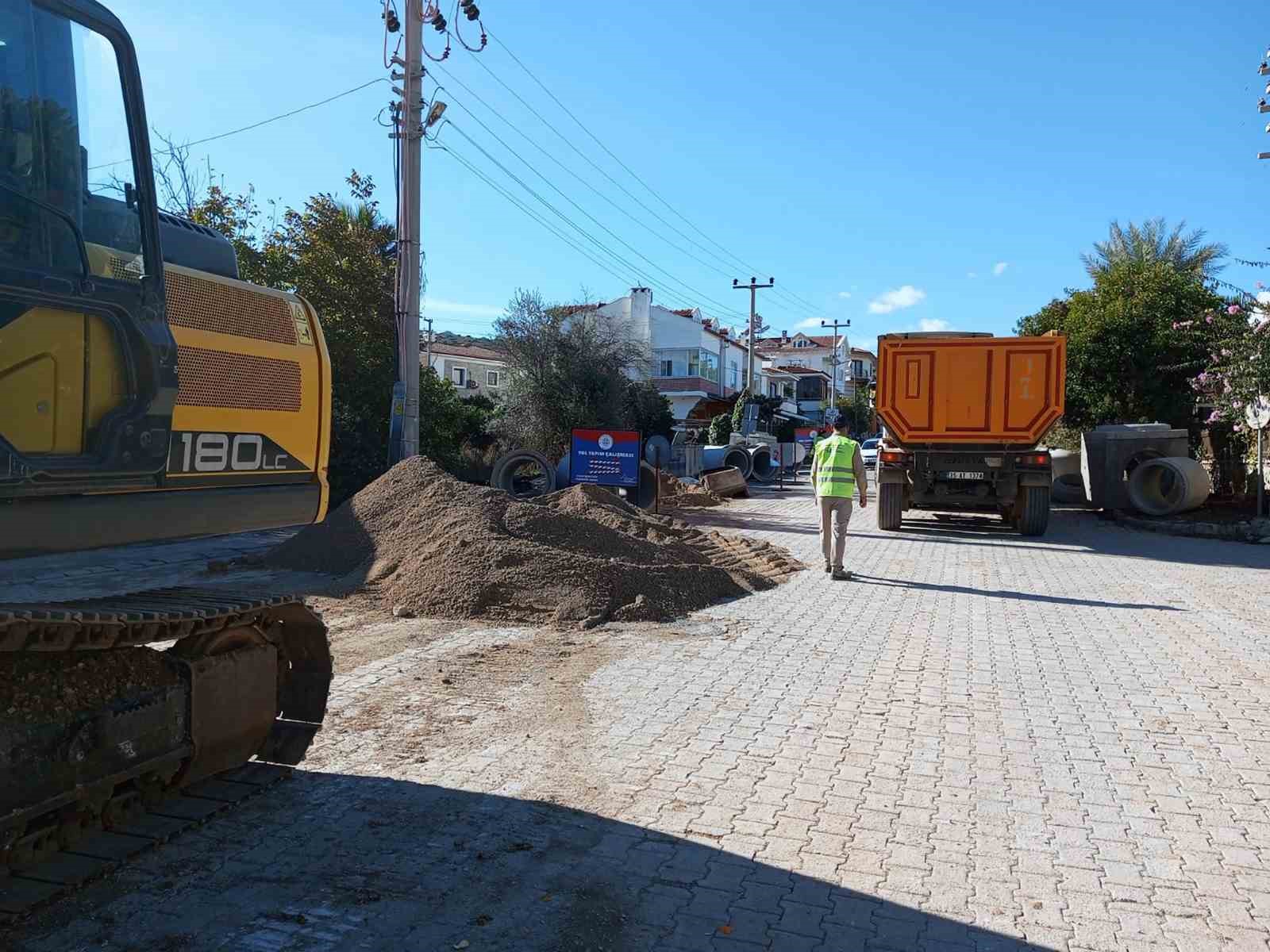 Muğla B&uuml;y&uuml;kşehir&rsquo;den Dat&ccedil;a&rsquo;ya 300 Milyon TL&rsquo;lik yol yatırımı
