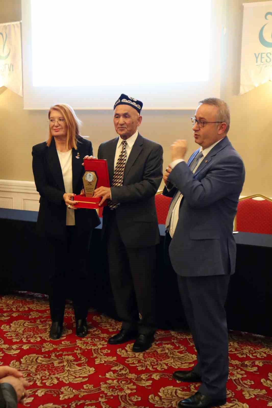 &Ccedil;in&rsquo;de tutuklu olan İlham Tohti&rsquo;nin "Nobel Barış &Ouml;d&uuml;l&uuml;"ne adaylığına Başkentte tam destek
