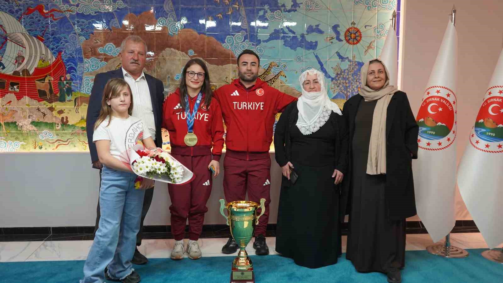 Şampiyon boksör Nurselen Yalgatekin için Şırnak’ta coşkulu karşılama
