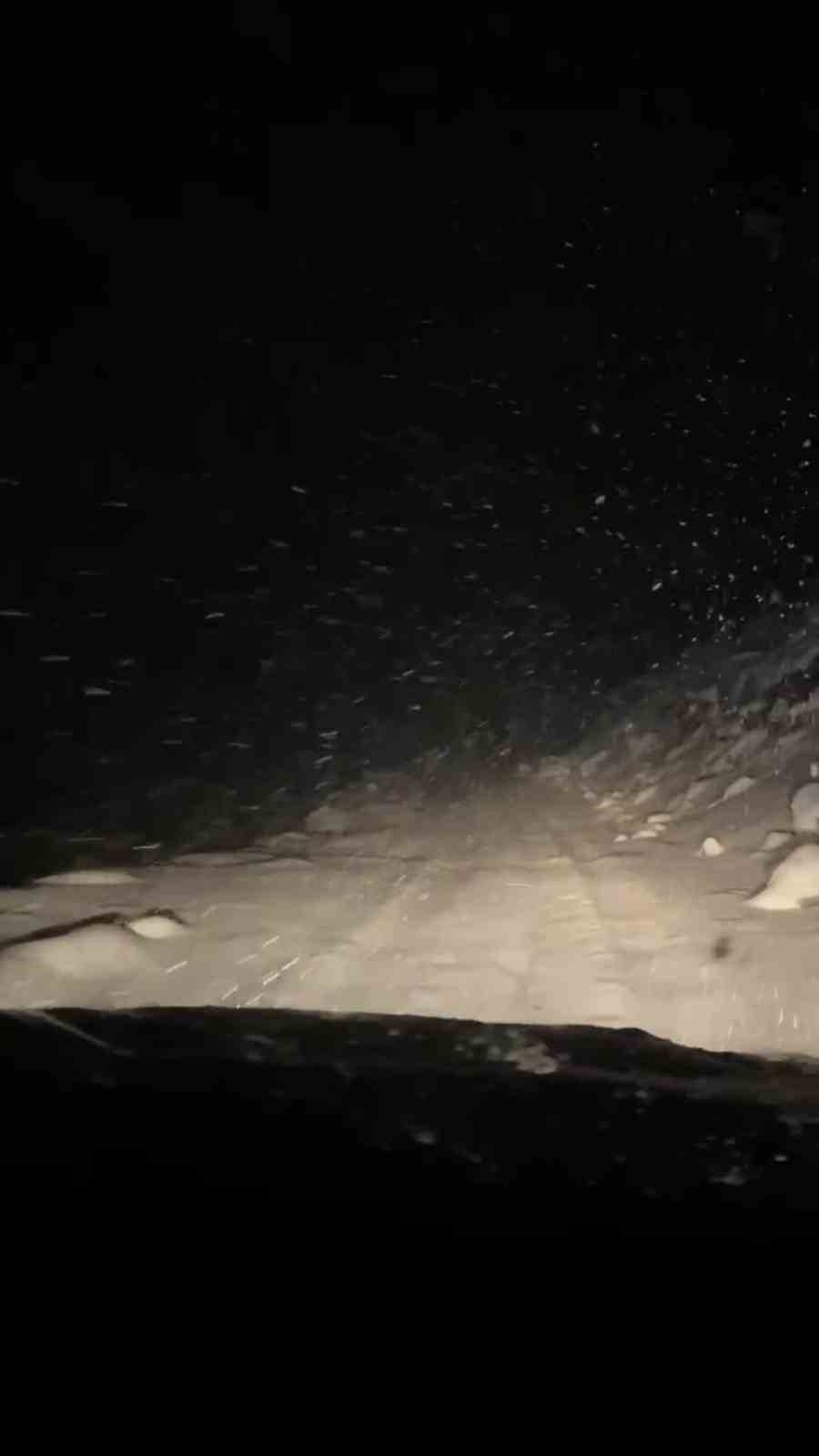 Rize’nin yüksek kesimlerinde yoğun kar yağışı etkili oldu
