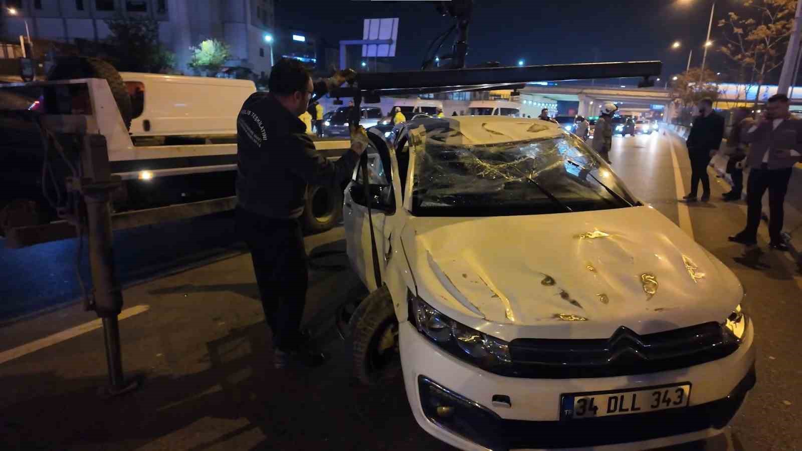 D-100’de makas atan otomobil takla attı