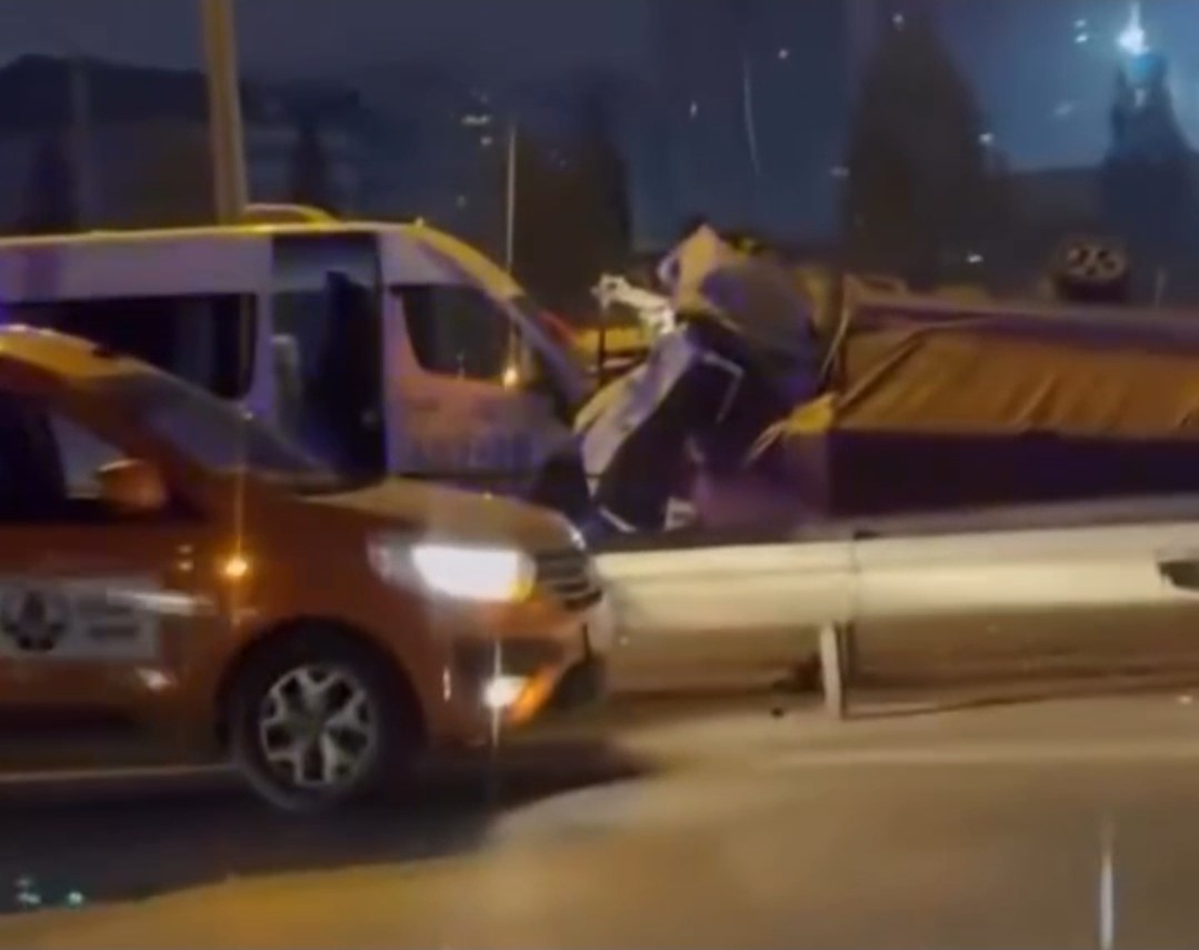 Bağcılar TEM Otoyolu’nda zincirleme kaza meydana geldi