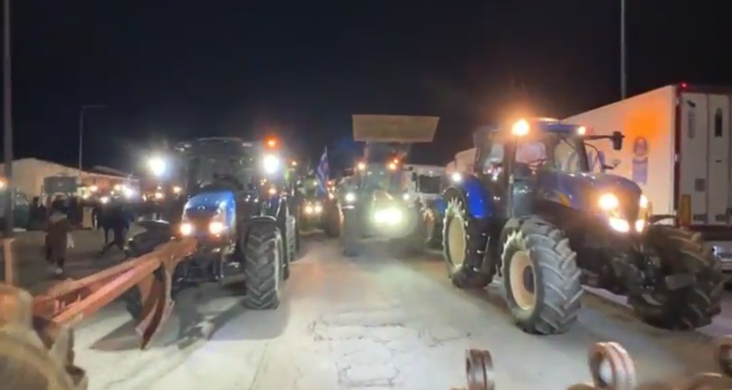 Yunanistan’daki çiftçi eylemi Türkiye sınırını kilitledi: Tırlara 24 saat yasak, küçük araçlara sınırlı geçiş