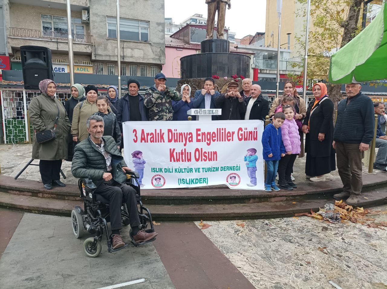 3 Aralık Dünya Engelliler Günü mesajlarını ıslık diliyle verdiler
