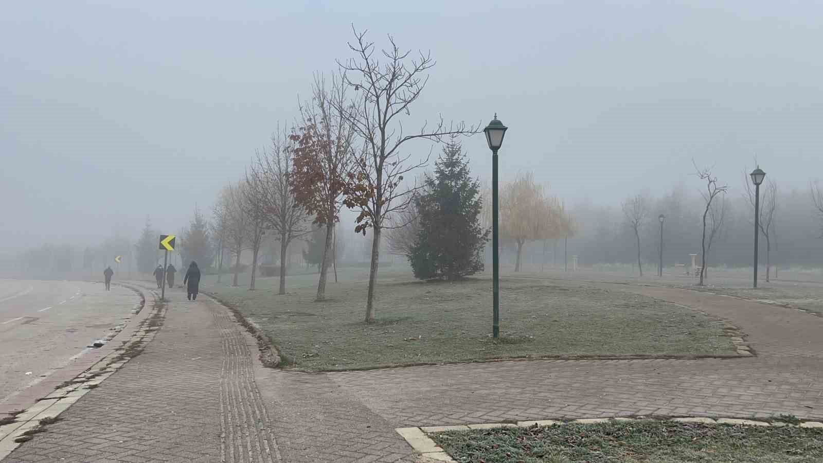 Sisle &ouml;rt&uuml;len Eskişehir&rsquo;de g&ouml;z g&ouml;z&uuml; g&ouml;rm&uuml;yor
