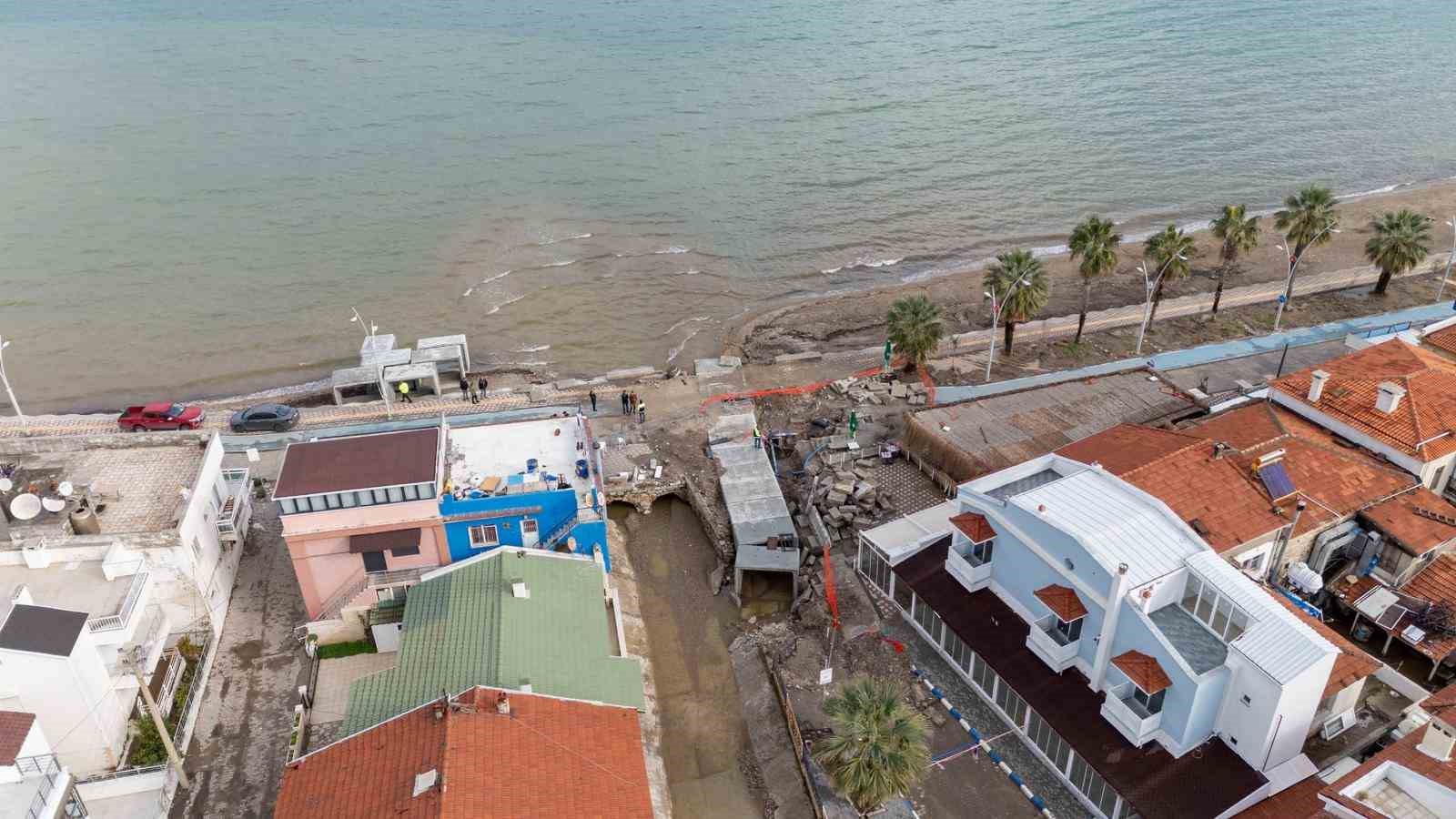 Foça’da sel ve taşkın felaketine gecikmeli tedbir