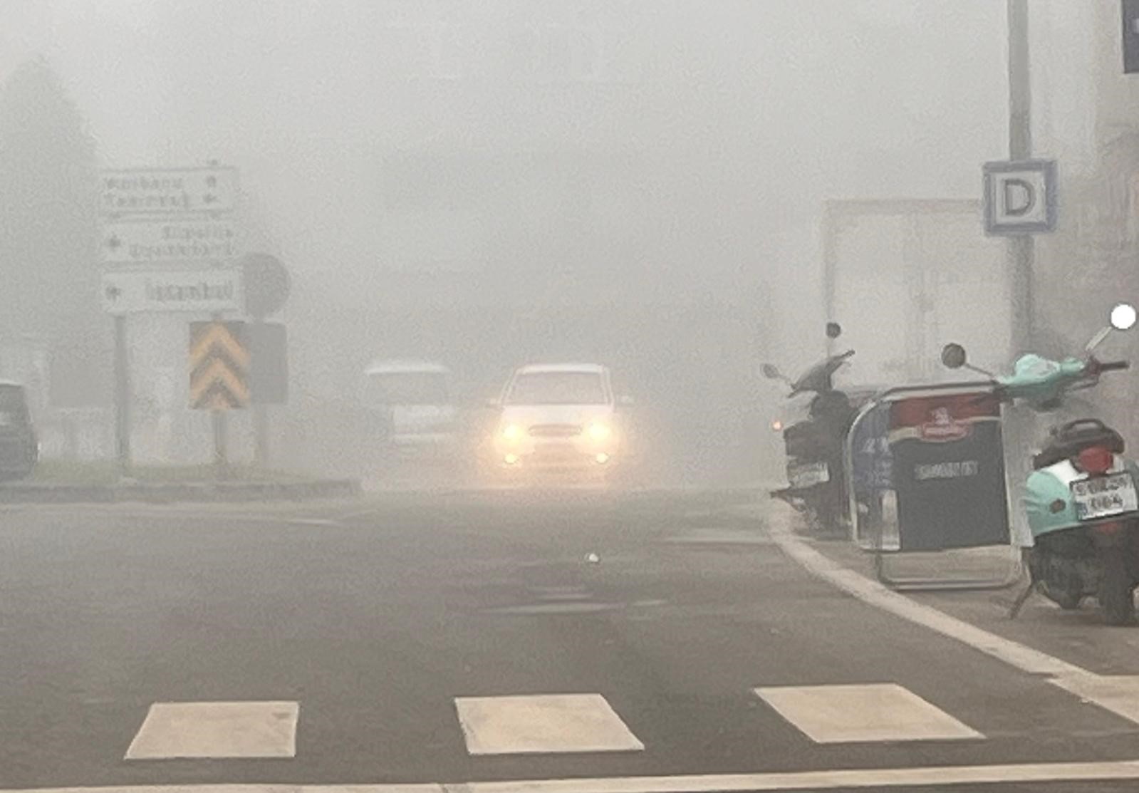 Hayrabolu’da yoğun sis hayatı olumsuz etkiledi