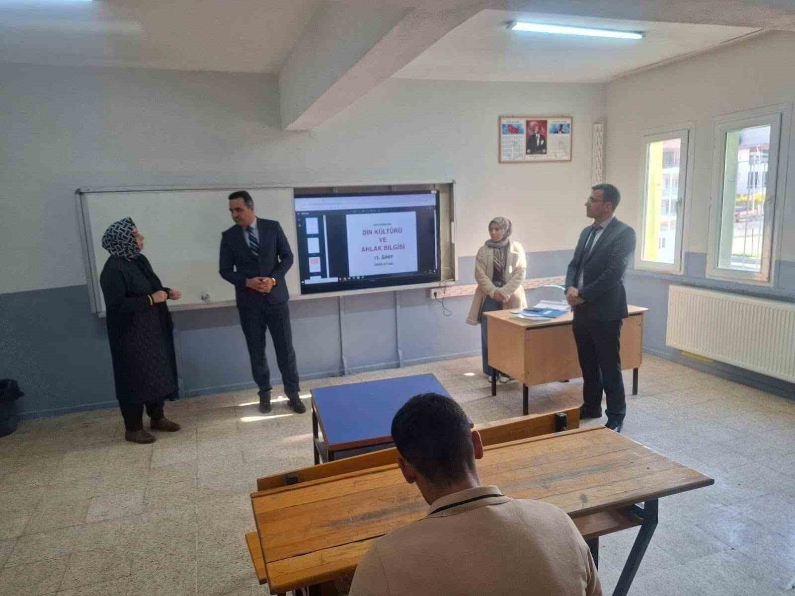 Yeni eğitim yuvası Sarıgöl’e nefes aldırdı
