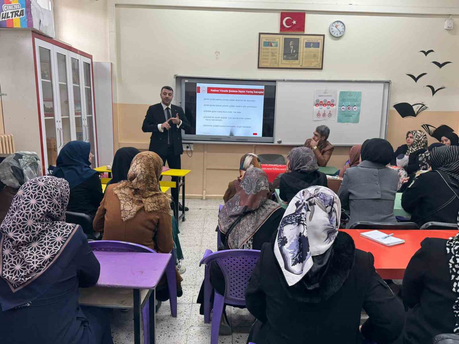 Elazığ’da kadına yönelik şiddetle mücadele eğitimi
