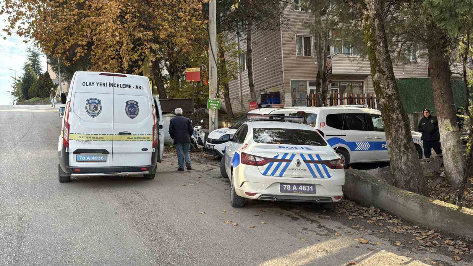 Türkmenistan uyruklu genç yolda ölü bulundu
