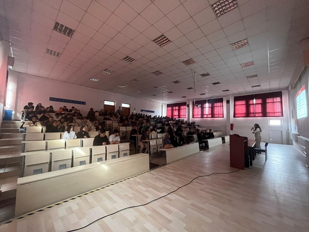 Hisarcık MYO’da "Kadına Yönelik Şiddetle Mücadele" konulu eğitim
