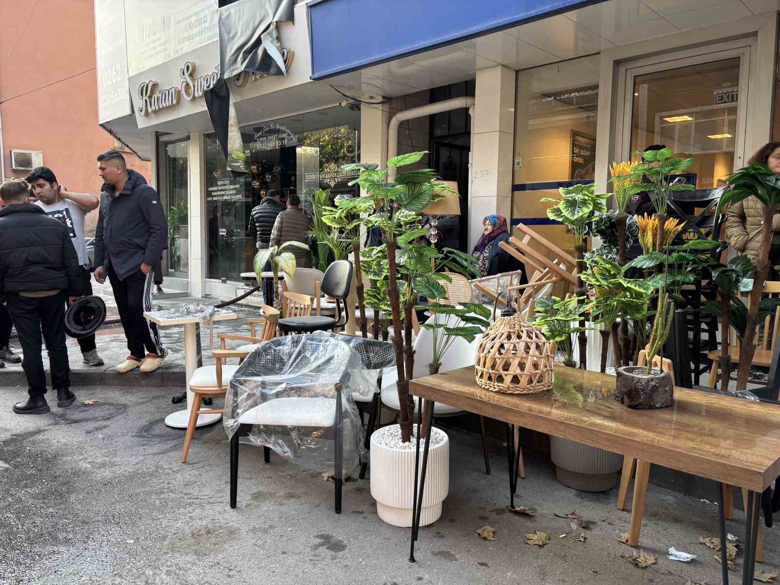 Depoda başlayan yangın mahallede paniğe yol açtı
