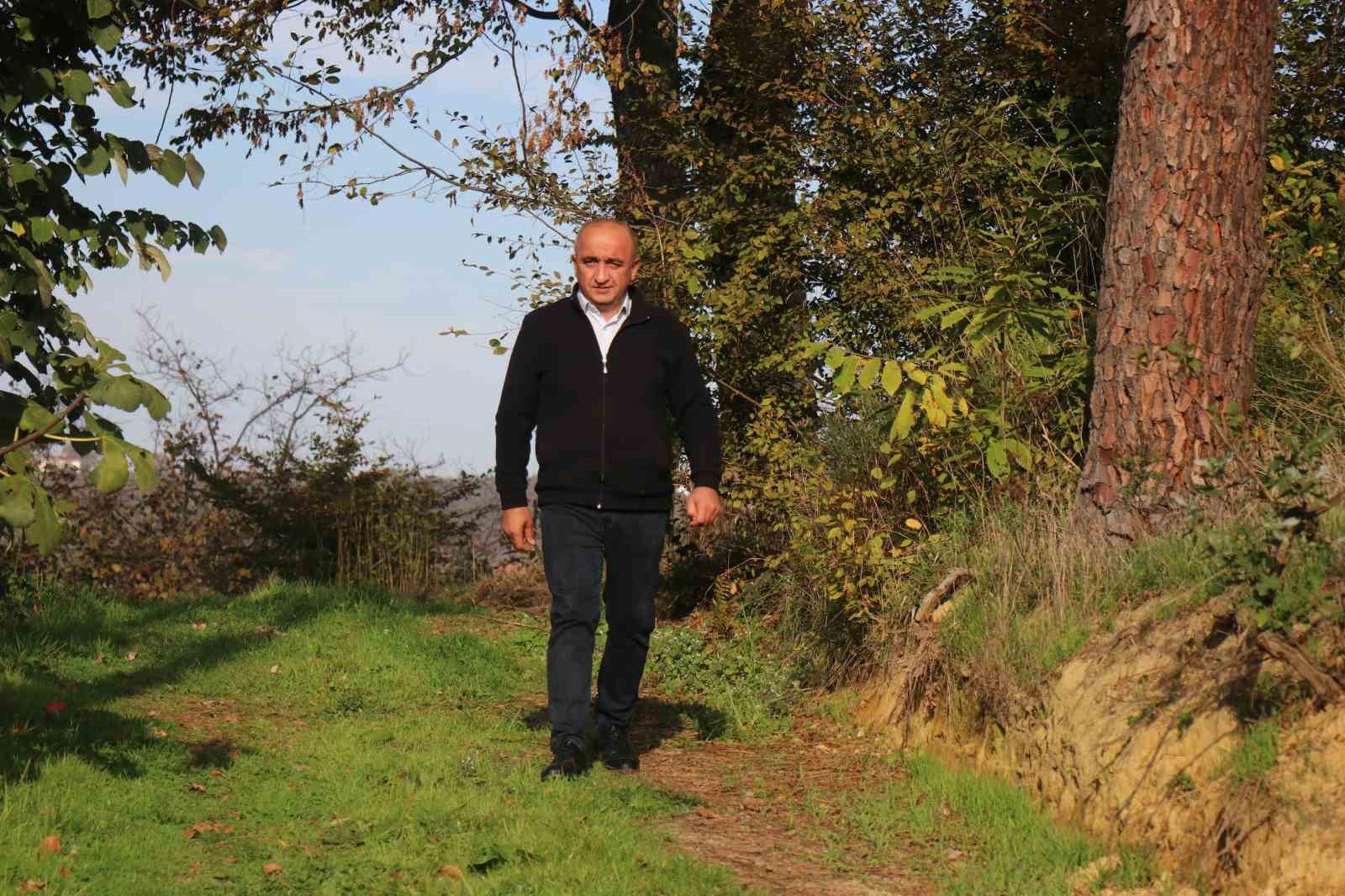 Maneviyat merkeziydi, otluk alana döndü: Mezarlıktan geriye çürümüş ağaç kaldı
