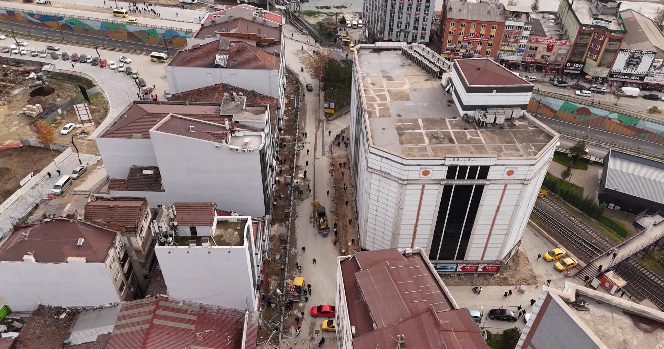 Karabük’ün en işlek caddelerinde yenileme çalışmaları sürüyor
