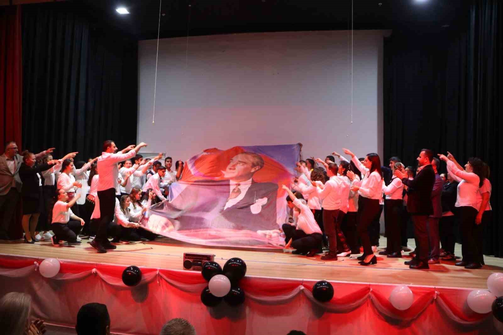 Söke’de özel öğrencilerin gösterileri ayakta alkışlandı