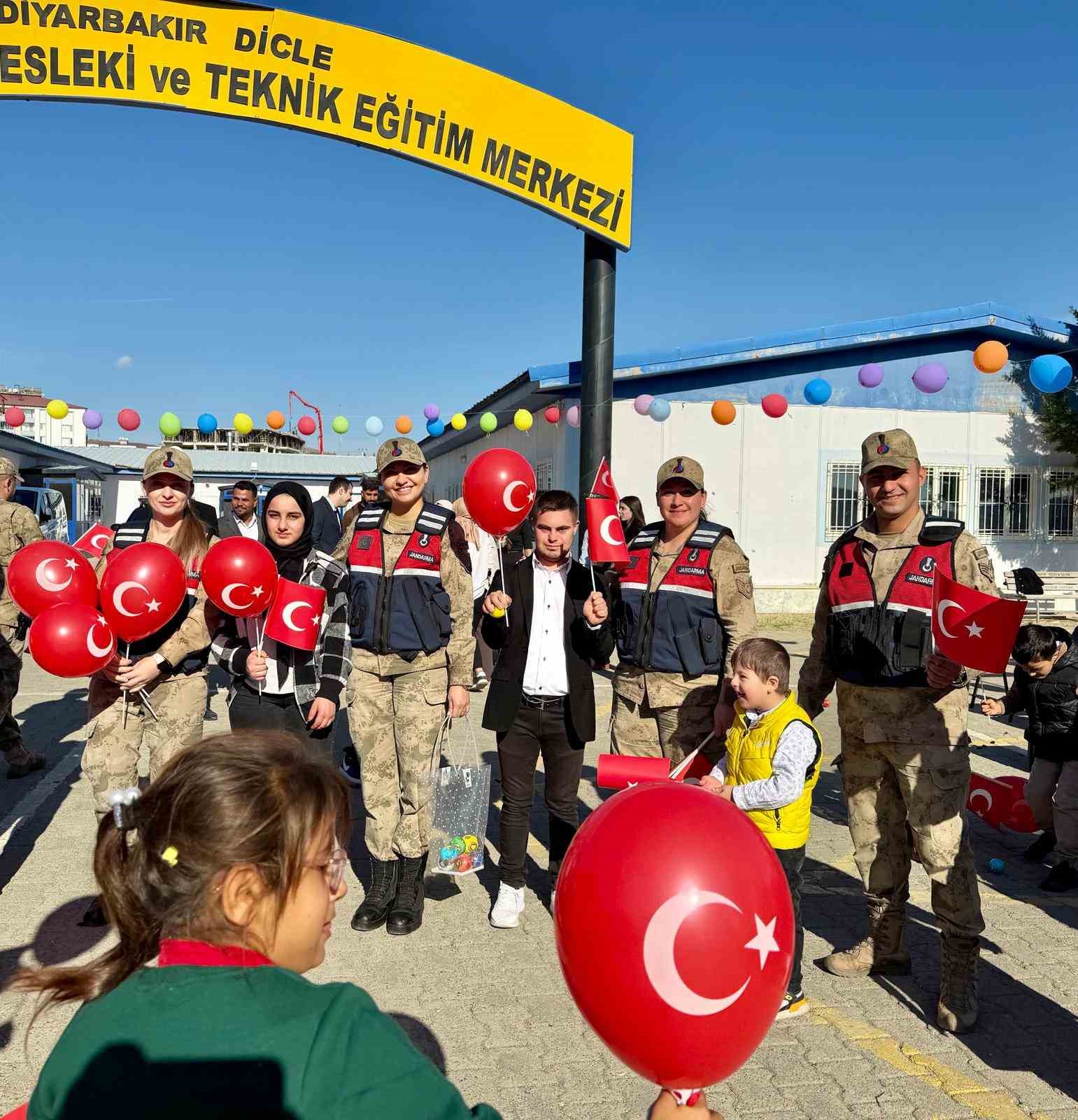 Dicle’de jandarmadan 3 Aralık Dünya Engelliler Günü etkinliği