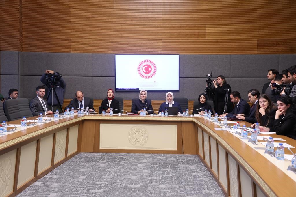 Bakan Göktaş: "Sosyal ağ sağlayıcılarına 15 yaşından küçük çocuklara kesin olarak hizmet sunmama ve hesap açmama yükümlülüğü getirilmesini öneriyoruz"