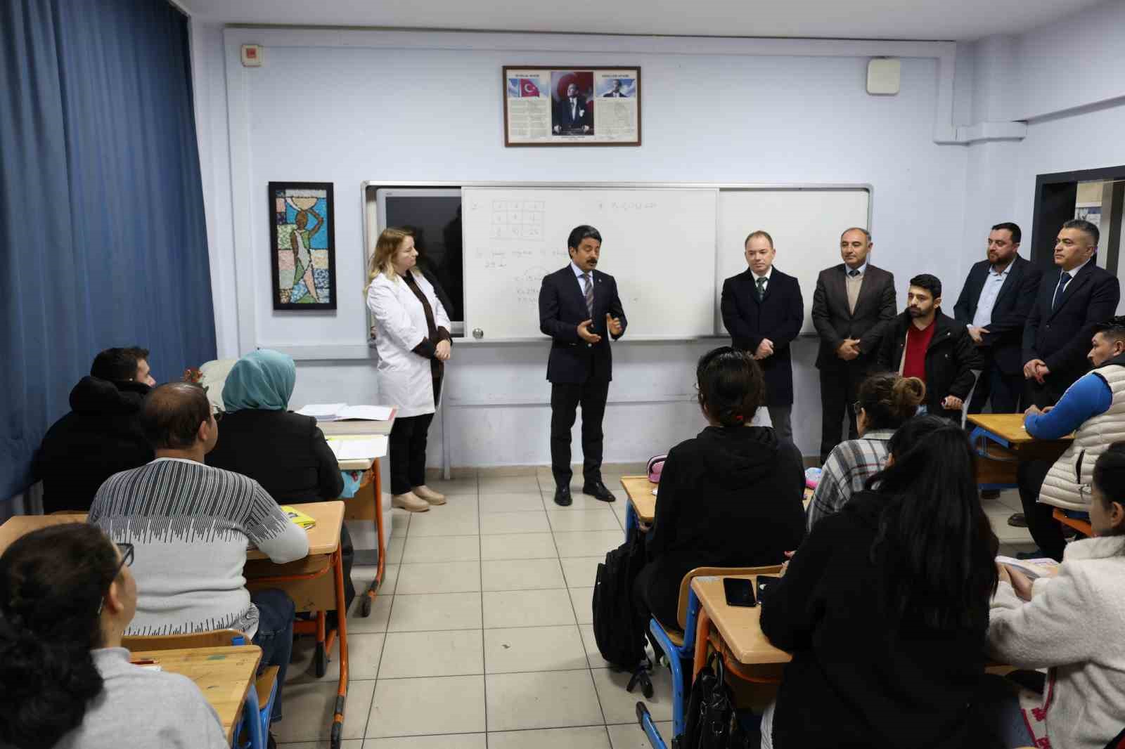 Kırşehir’de 74 engelli vatandaş gönüllü öğretmenlerle KPSS’ye hazırlanıyor