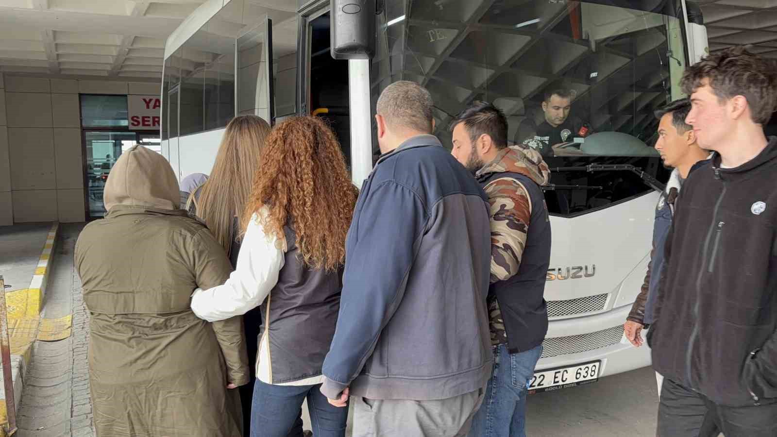 Edirne merkezli FETÖ operasyonu: Öğrenci yapılanmasında 12 gözaltı