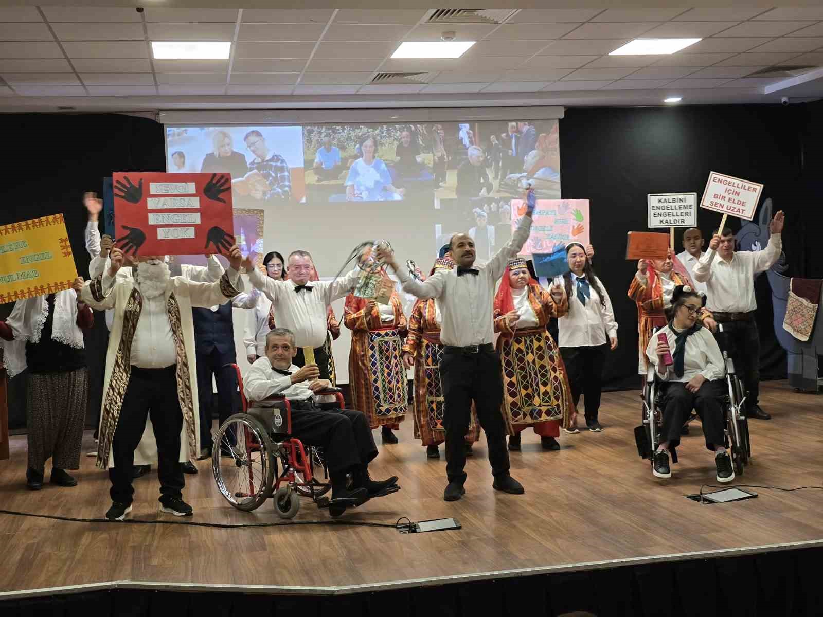 Engelliler Günü’nde hazırladıkları gösteriyle farkındalık oluşturdular
