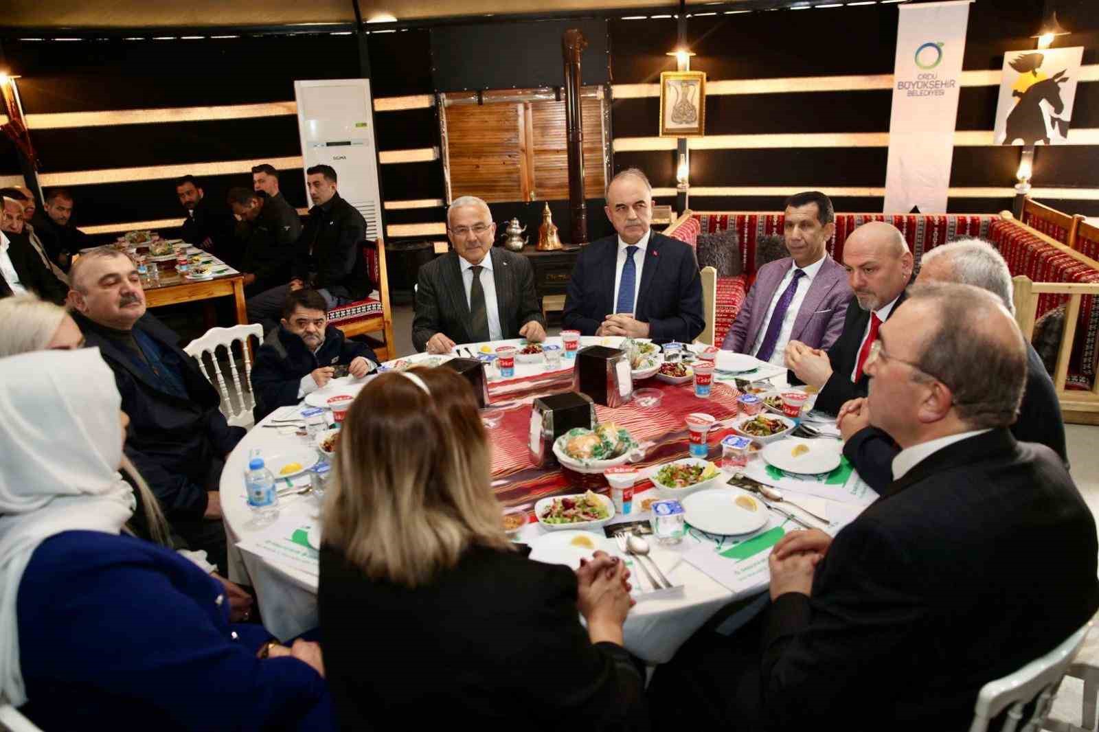 Başkan Güler: "Sadece bir gün değil, her gün sizlerin emrinizdeyiz"
