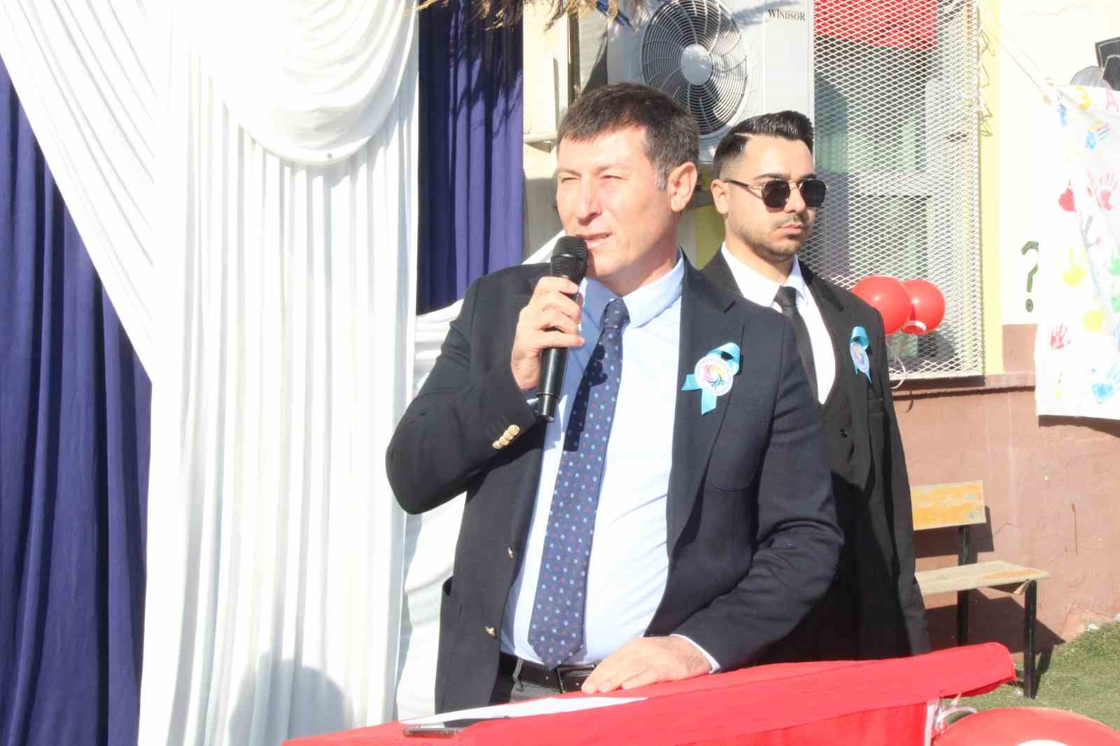 Engelliler hem eğlendi hem eğlendirdi