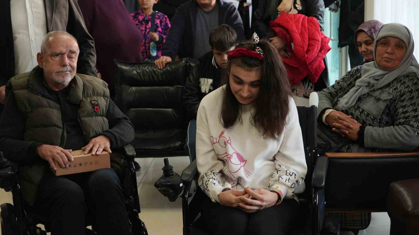 Engellilere anlamlı hediye
