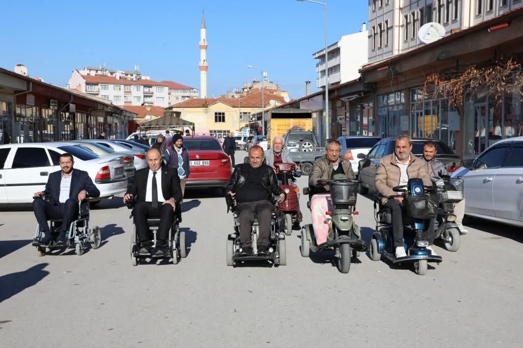 Başkan Arslan engelli bireyleri özel günlerinde yalnız bırakmadı

