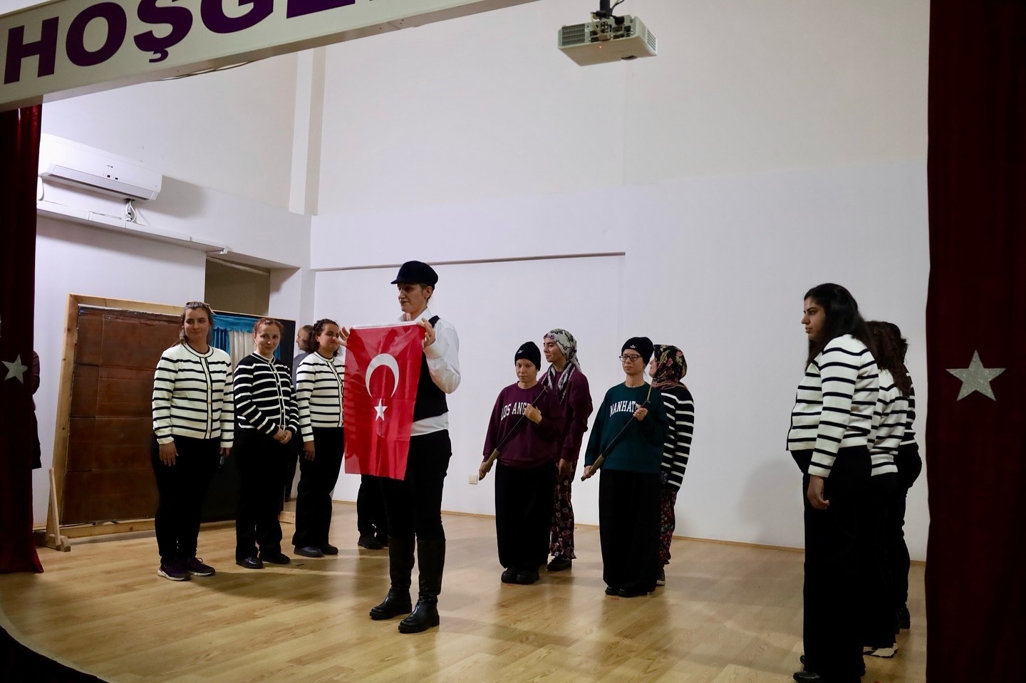 Erzincan’da engelsiz kızlar Dünya Engelliler Günü’nde sahne aldı