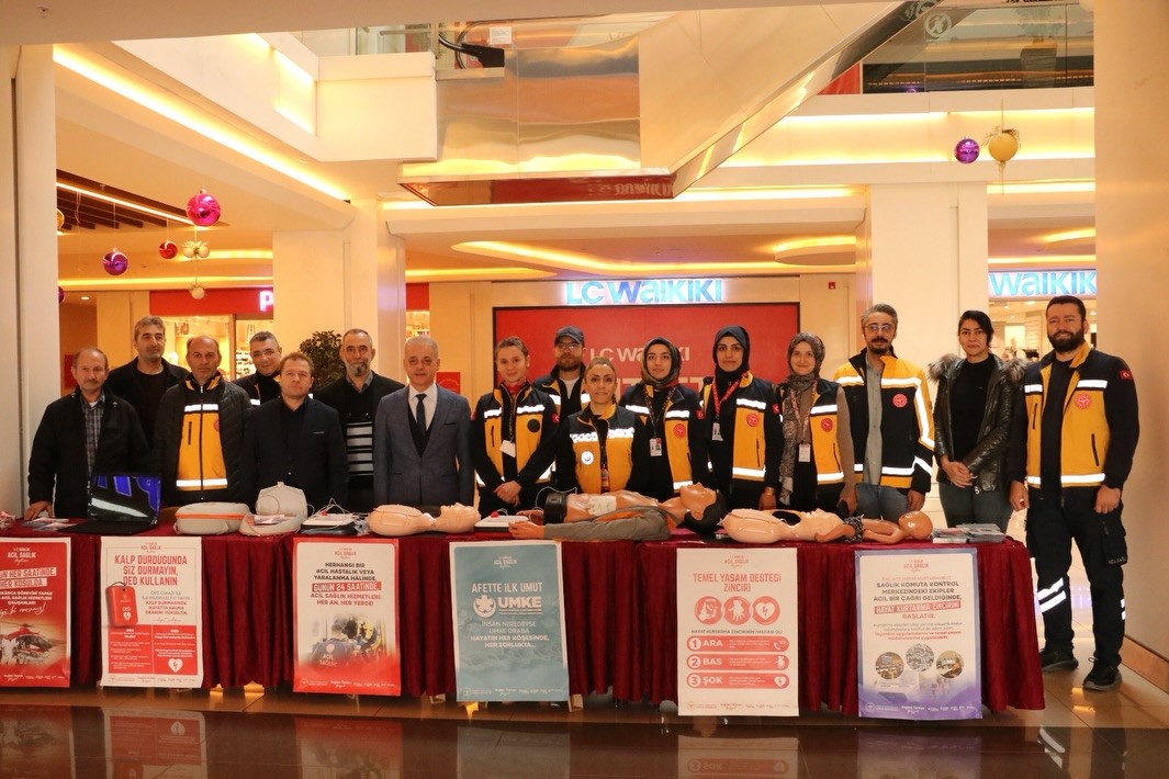 Vatandaşlara OED cihazı ve ilk müdahale eğitimi verildi