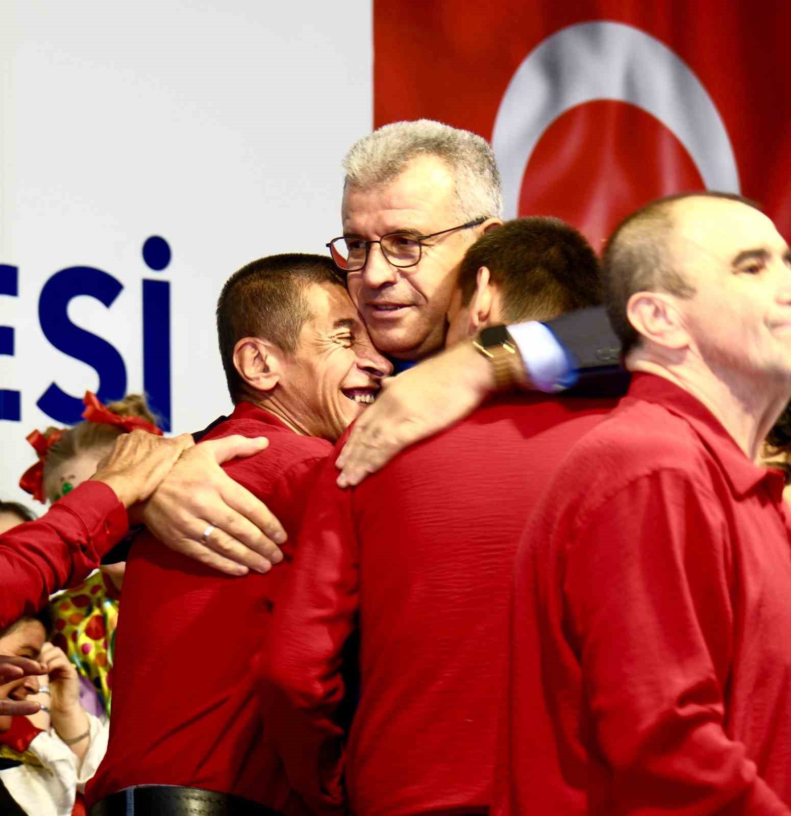 Karabiga’da 3 Aralık Coşkusu, Engeller Sevgi ve Umutla Aşılıyor