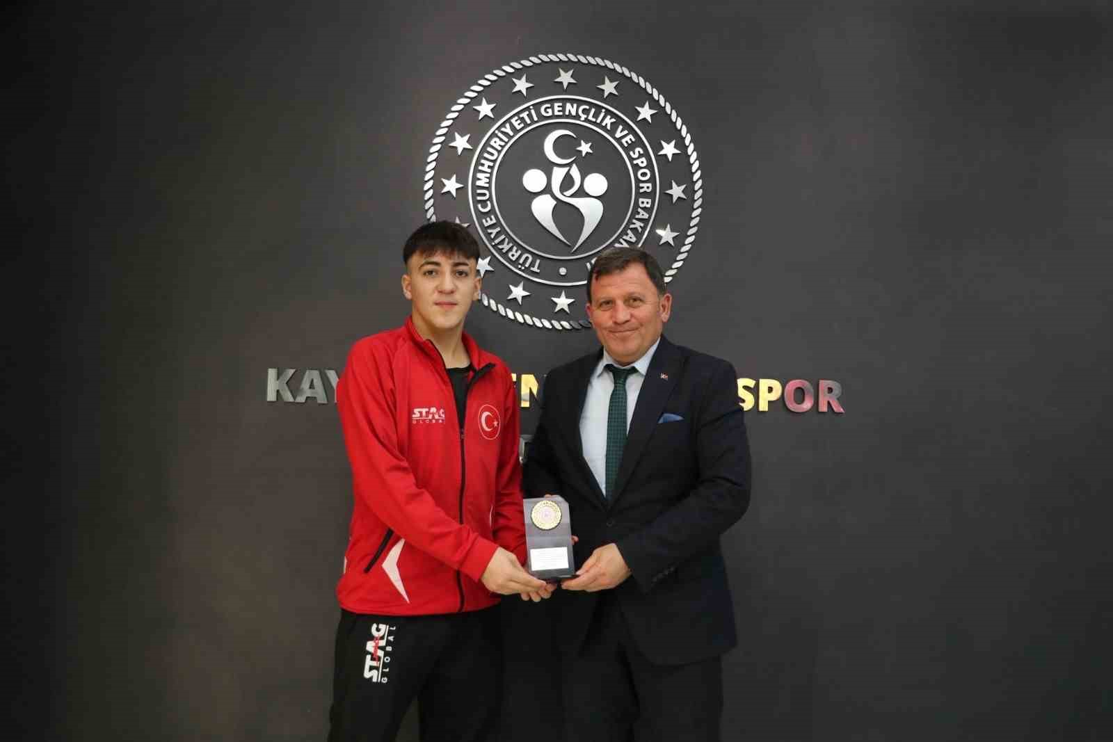 Kenan Eren Kahraman’dan Ali İhsan Kabakcı’ya ziyaret