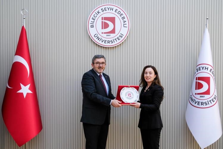 BŞEÜ öğretim üyesine ’Bilim Hizmet’ ödülü
